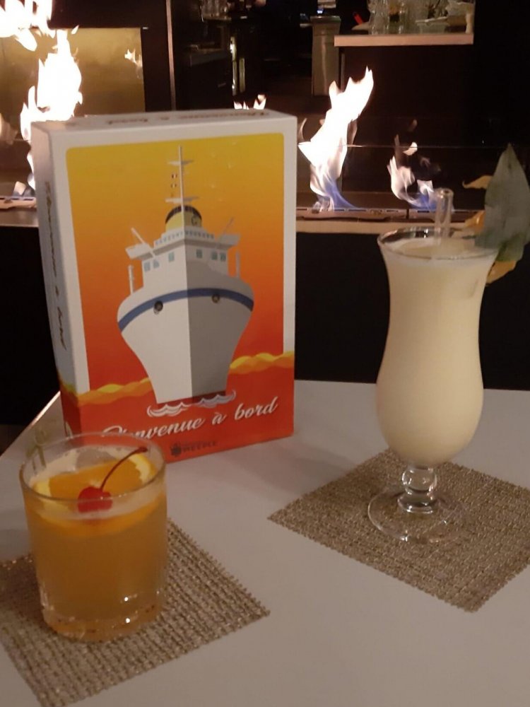 BAB1 Essen boite4 Boîte de Bienvenue à bord pour jouer en sirotant un cocktail